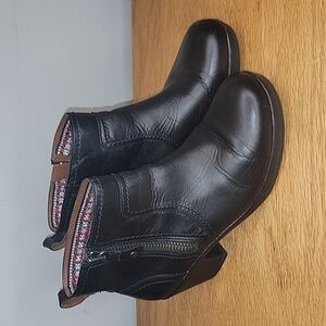 Cobb Hill black booties 7.5